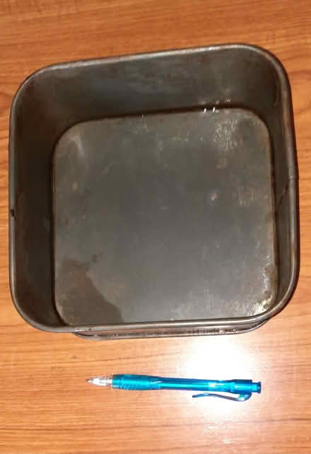 Photo of free Loose bottom cake tins, two different sizessizes (Woodley RG6) #2