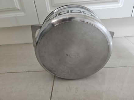 Photo of free 18/8 Stainless steel pot (Mount Waverley) #1