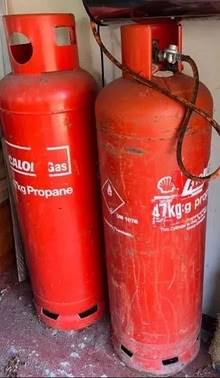 Photo of Large Calor gas bottles (Waterlooville PO7) #1