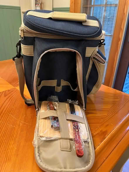 Photo of free Wine Picnic Set (McKellar) #2