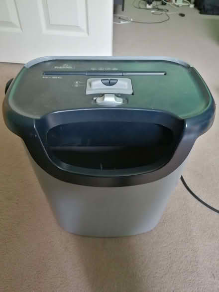Photo of free Paper Shredder (Great Hollands RG12) #1