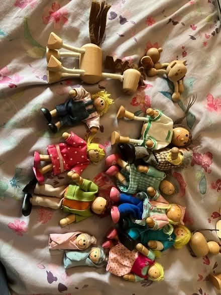 Photo of free Dolls house furniture (Wisewood S6) #2
