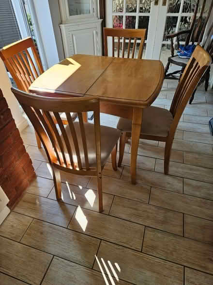 Photo of free Dining table & 4 Chairs (extendable) (Ulverley Green B92) #1