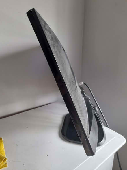 Photo of free 24" Freeview T.V (Otford TN14) #3
