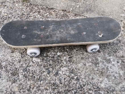 Photo of free Small child's skateboard (Winchmore Hill N21) #1