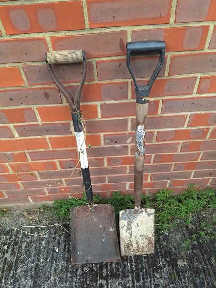 Photo of free spade & shovel (croydon CR0) #1