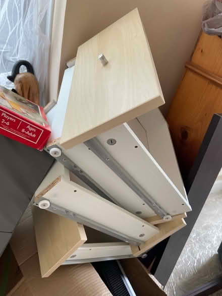 Photo of free IKEA Kallax bookshelf (Coulsdon, CR5) #2