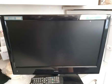 Photo of free Small TV with dvd player & remote (Isfield BN8) #1