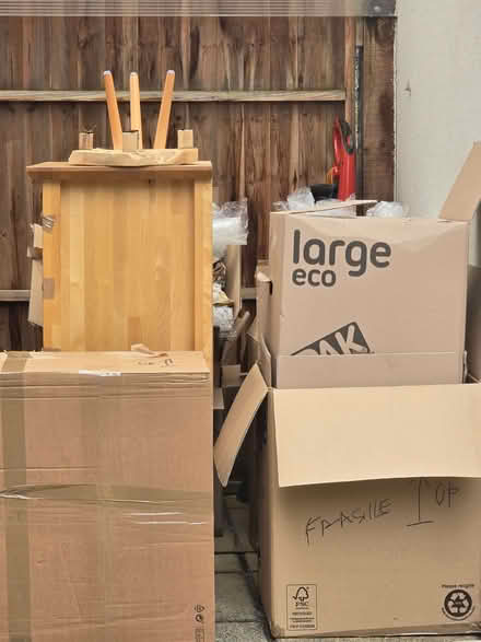Photo of free Moving boxes and bubble wrap (Chipping Barnet EN5) #1