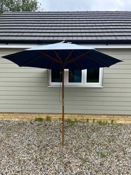Photo of free Garden sun umbrella (Kingsclere RG20) #1