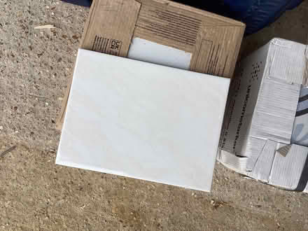 Photo of free White tiles with a pink vein - 2 sq mtrs (Sevenoaks TN13) #2