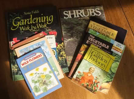 Photo of free Gardening Books. (CT3) #1