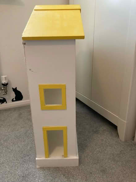 Photo of free Dolls House Bookcase (Ringwood) #3