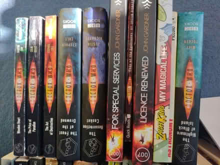 Photo of free 28 Books, Doctor who, 007 (Eastbourne town centre) #2