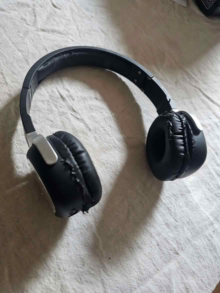 Photo of free Bluetooth headphones (Heaton Chapel SK4) #4