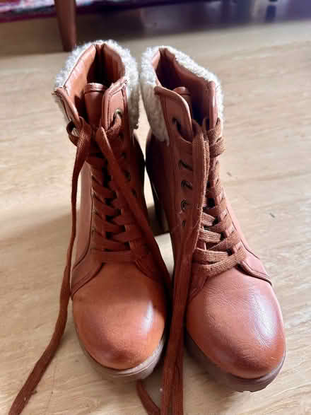 Photo of free Size 6 New Look boots (Thornton Heath CR0) #2