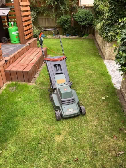 Photo of free Electric lawnmower (Drighlington (nr morley) BD11) #1