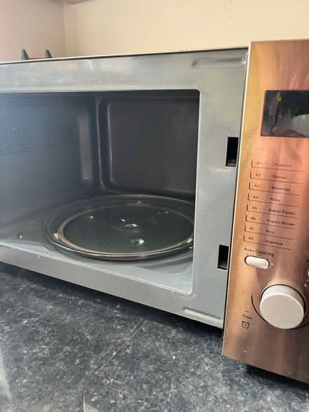 Photo of free Working microwave (Hendon, NW4) #2