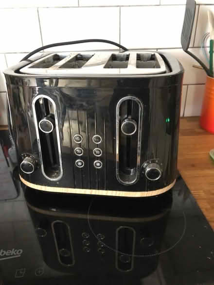 Photo of free 4 slot toaster (Thrupp GL5) #1