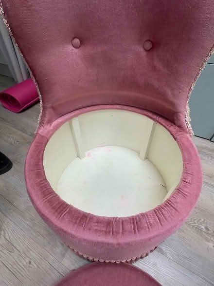 Photo of free Pink storage chair (KT2 Norbiton) #1