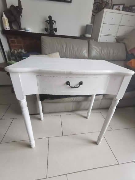 Photo of free White desk/ dressing table (EN7 Goffs oak) #1
