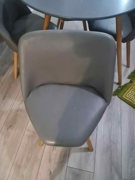 Photo of free Dining table with chairs (N18) #4