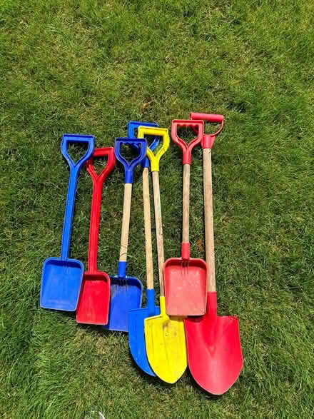 Photo of free Children’s spades (Horsham RH13) #1