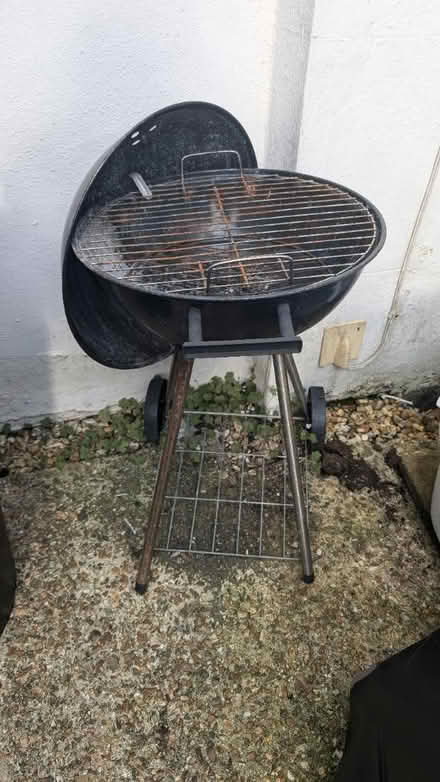 Photo of free Barbecue (Elm grove, Brighton BN2) #1