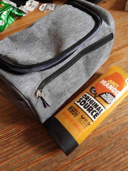 Photo of free Good condition new hanging washbag (Musselburgh eh21) #1