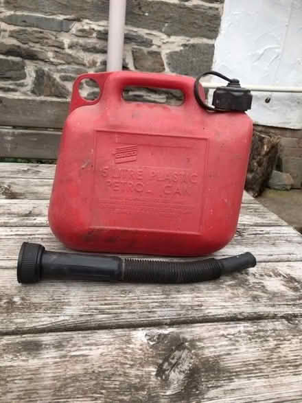 Photo of free 5 Litre petrol can (Rhayader LD6) #2