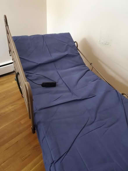 Photo of free Hospital Bed (11422) #2