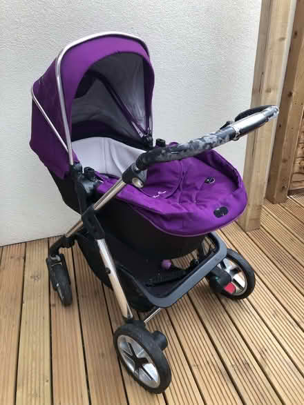 Photo of free Pram (DE15 Burton) #1
