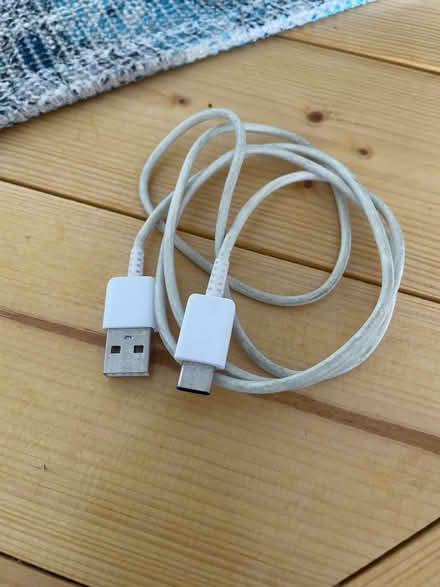 Photo of free USB-C / USB (long) cable (BH2 6LT) #1