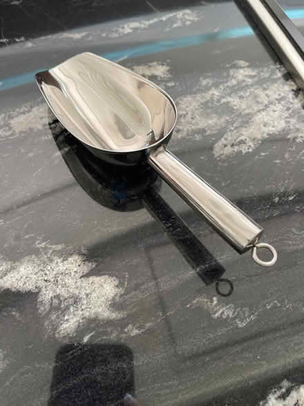 Photo of free Metal scoop (Heybridge Basin, CM9) #1