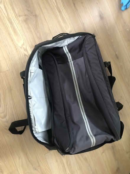 Photo of free medium suitcase (BA2) #1