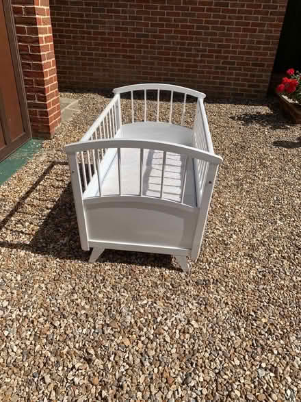 Photo of free Baby’s cot (Sonning RG4) #2