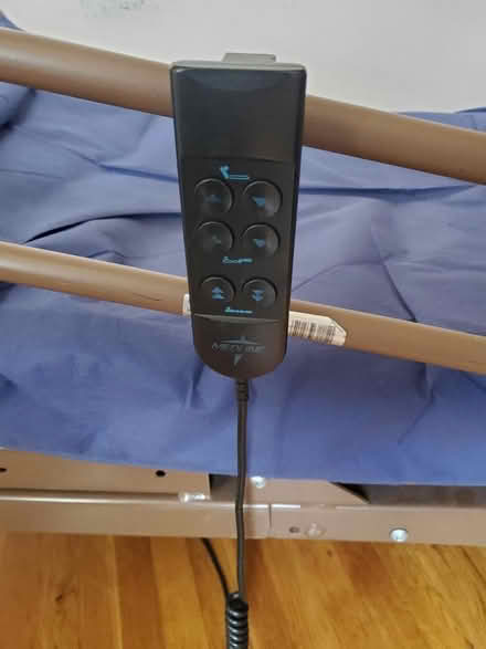 Photo of free Hospital Bed (11422) #3