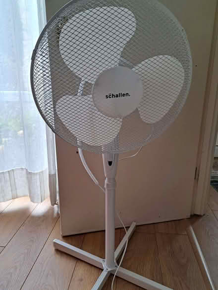 Photo of free Pedestal fan - power cable needs fix (Park Hill CR0) #2