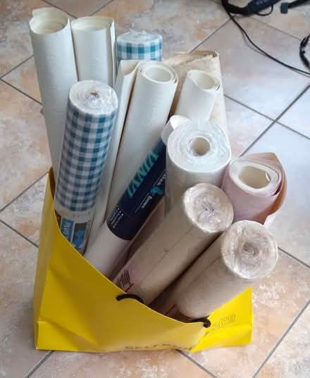 Photo of free Wallpaper - mixed rolls (Chorlton M21) #1
