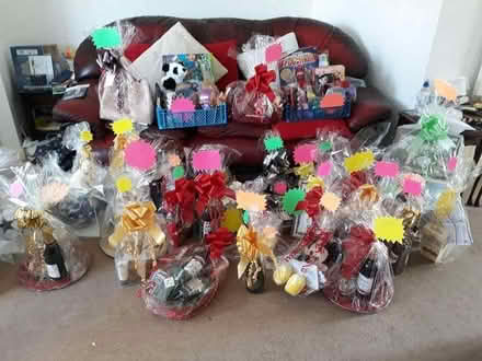 Photo of new items/gifts for a fundraiser (Millbrook SK15) #3