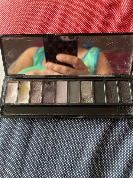Photo of free YSL eye shadow palette (Kenilworth CV8) #1