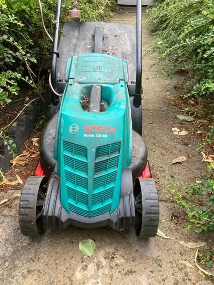 Photo of free Lawn mower electid (East Finchley N2) #1