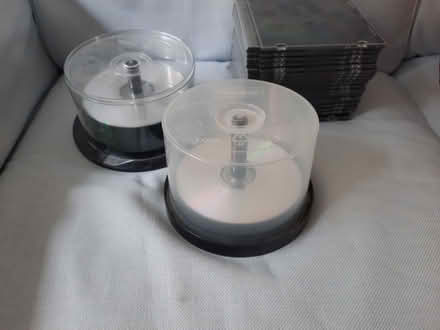 Photo of free CD-R, DVD-R, Slimline CD cases and labels for discs (Birch Hill RG12) #1