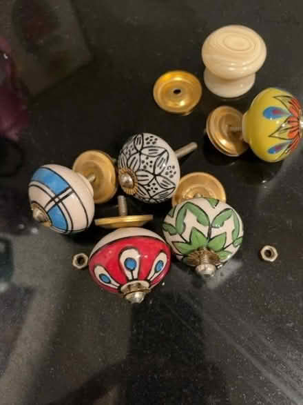 Photo of free Ceramic knobs for cabinets (Scriven HG5) #1