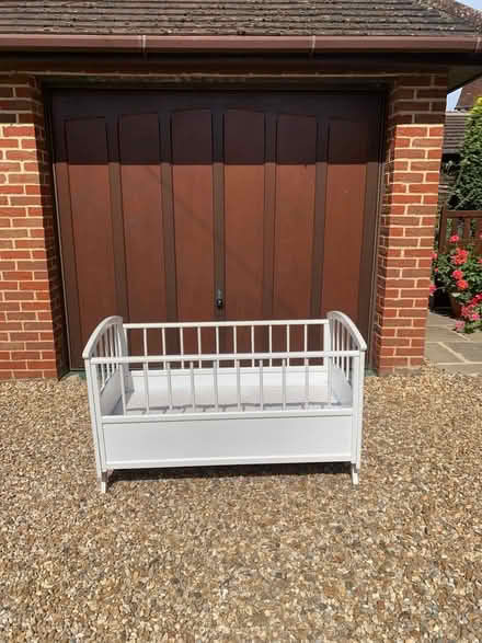 Photo of free Baby’s cot (Sonning RG4) #1