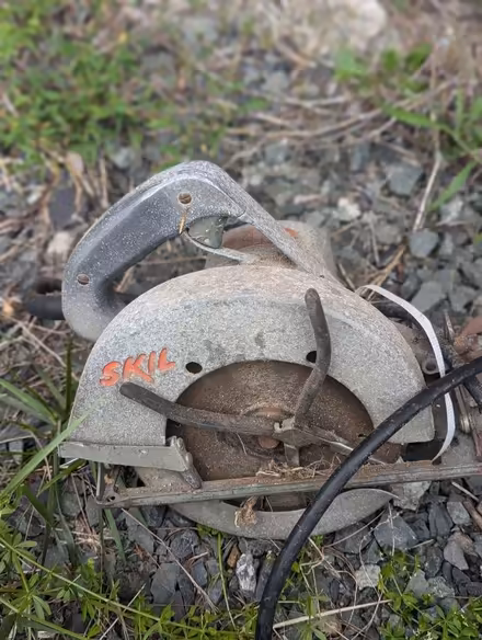 Photo of free Skil circular saw (Shell gas station, Hampton NJ) #1