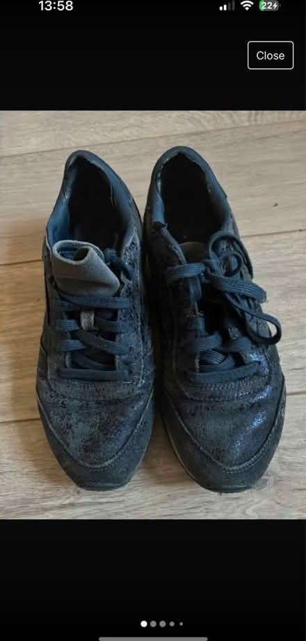 Photo of free Reebok shoes uk 4 (N15) #2