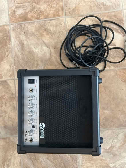Photo of free Amplifier (Hp22 5xs) #1
