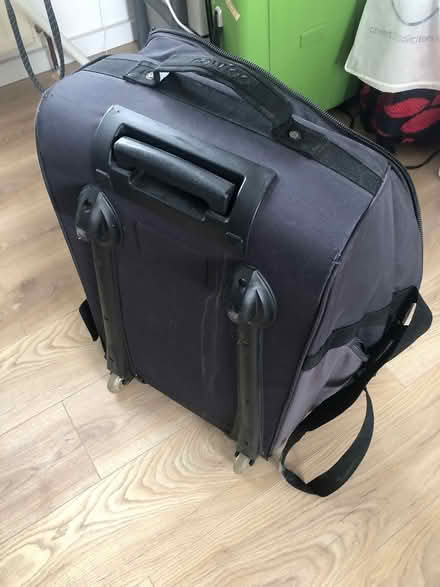 Photo of free medium suitcase (BA2) #2