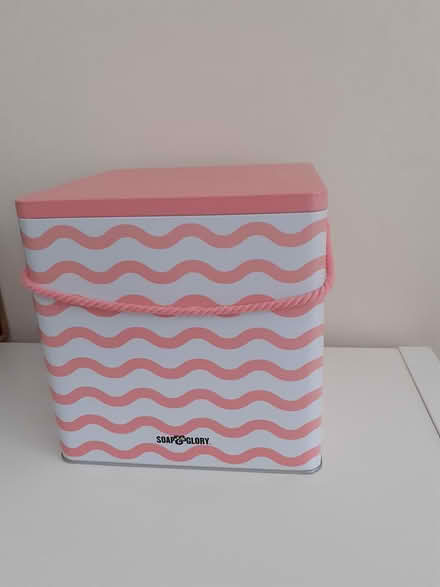 Photo of free Storage Tin (empty) (LE3 Leicester Forest East) #1